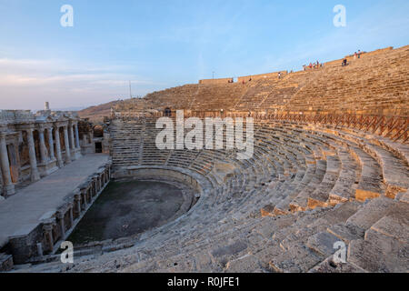 Ruines du théâtre romain à la ville antique d'Hiérapolis, Turquie Banque D'Images