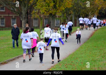 Le Royal British Legion Poppy exécuté sur parc de Wollaton,Nottingham, Angleterre, Royaume-Uni. Credit : ACORN 1/Alamy Live News. Banque D'Images