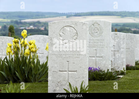 Tombe d'un soldat canadien de la Première Guerre mondiale à la Villers-Bretonneux cimetière mémorial national australien, Villers-bretonneux, France. Banque D'Images