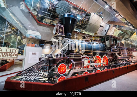 Septembre 22, 2018 Los Angeles / CA / USA - locomotive historique affichée à la California State Railroad Museum Banque D'Images