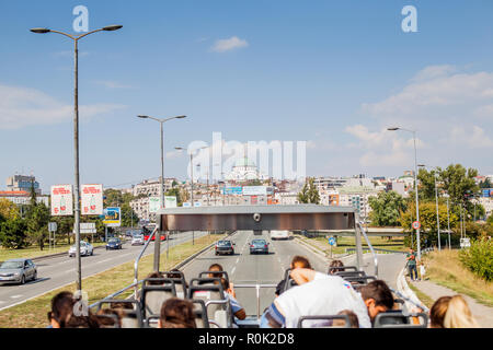 BELGRADE, SERBIE - Septembre 09, 2018 Rechercher : attractions touristiques de Belgrade par bus de tourisme, voyage en bus de tournée. Banque D'Images