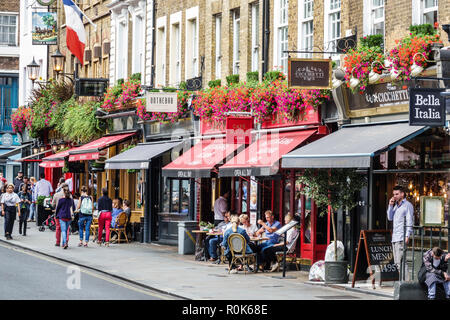 Londres Angleterre,Royaume-Uni,Covent Garden Wellington Street,shopping restaurants quartier de divertissement,restaurants,café-terrasse,auvents,jardinières,adjacent b Banque D'Images