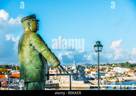 Statue du Roi Don Carlos dans le port de Cascais, région de Lisbonne, Portugal Banque D'Images