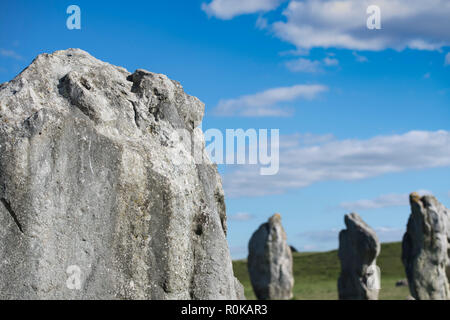 Comité permanent des pierres sur les cercles de pierres néolithiques, Avebury dans le Wiltshire, England, UK Banque D'Images