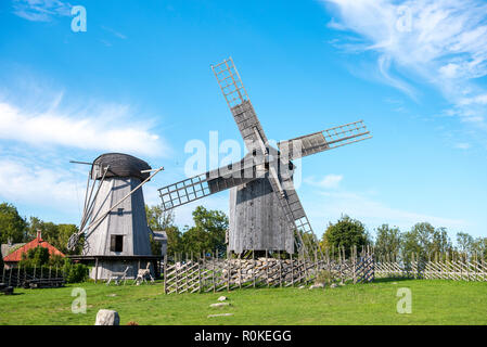 Moulin à vent en musée ethnographique sur l'île de Saaremaa Angla en Estonie Banque D'Images