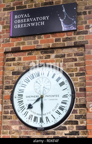 Horloge magnétique à l'Observatoire Royal de Greenwich, Angleterre Banque D'Images