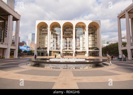 Le Lincoln Center Performing Arts Center, Broadway, New York, United States of America.USA Banque D'Images