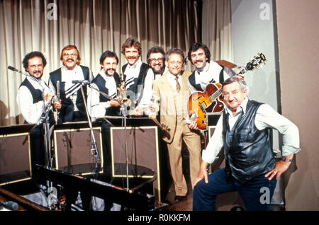 Dalli Dalli, Fernsehshow mit Hans Rosenthal, Deutschland 1971 - 1986, les contributeurs : Heinrich Hartmut Lutz (rechts) und die Jochen Brauer Band Banque D'Images