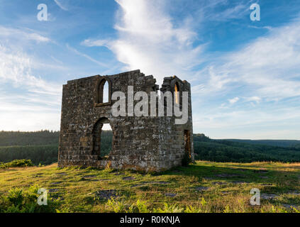 La ruine de Skelton dans Newtondale Tour surplombant le parc national des North Yorkshire Moors Banque D'Images