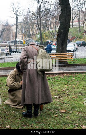 Lviv, Ukraine - 04 novembre 2018 : reconstruction historique des événements militaires il y a 100 ans, l'événement de 1918. Des combats entre la Pologne et l'Ouest (ZUNR Ukra Banque D'Images