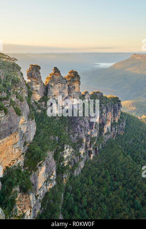 Rock formation trois soeurs à la vallée Jamison, Blue Mountains, New South Wales, Australie Banque D'Images