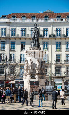 Monument à Luis de Camões, Praca de Luis de Camões ou Largo Camoes Square, Lisbonne, Portugal Banque D'Images