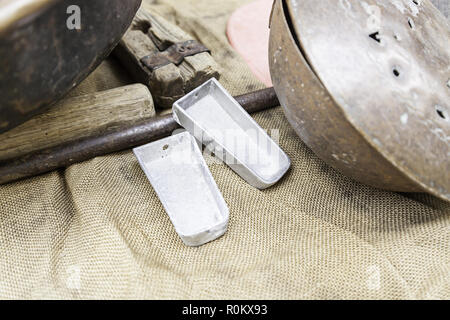 Vieux moules acier, détail de quelques anciens moules pour la fabrication d'outils, de l'industrie Banque D'Images
