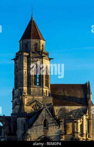 L'église de Saint-Étienne-le-Vieux est une ancienne église, en partie ruinée, fondée en 1067 Banque D'Images