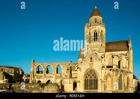 L'église de Saint-Étienne-le-Vieux est une ancienne église, en partie ruinée, fondée en 1067 Banque D'Images