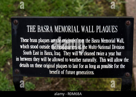 Le mémorial du mur de Bassora. Il a été déplacé de Bassora dans le sud de l'Iraq à son site actuel au National Memorial Arboretum, la Grande-Bretagne l'année nationa Banque D'Images