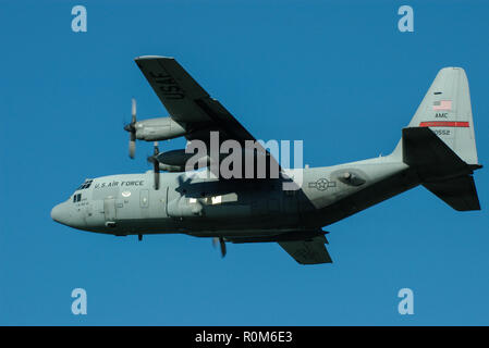 US Air Force Lockheed C-130 Hercules de l'avion de transport aérien 463 Groupe basé à la base aérienne de Little Rock 'La Roche'. À RAF Mildenhall, UK Banque D'Images