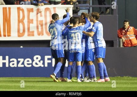 Pamplona, Navarra, Espagne. 29Th sep 2018. L'équipe de Malaga CF vu célébrer le but durant le football espagnol de La Liga 123 Correspondance entre Osasuna et MÃ¡laga CF a l'Sadar stadium. Credit : Femando Pidal SOPA/Images/ZUMA/Alamy Fil Live News Banque D'Images