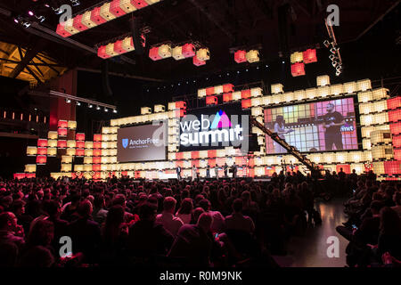 Lisbonne, Portugal. 5Th Nov, 2018. Vue générale de la scène à l'Altice Arena, Lisbonne, lors de la cérémonie d'ouverture du sommet Web 2018.La 10ème édition du Sommet Web a commencé à Lisbonne. C'est l'une des plus grandes conférences technologiques dans le monde et également un point de rencontre pour le débat sur l'évolution technologique dans la vie des gens. Cette année, autour de 70 000 participants sont attendus le site Web du Sommet. Credit : Hugo Amaral/SOPA Images/ZUMA/Alamy Fil Live News Banque D'Images