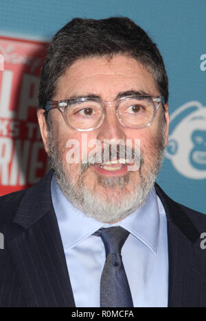 Los Angeles, USA. 5 Nov 2018. Alfred Molina 11/05/2018 La première mondiale de 'Ralph brise le Internet' tenue à El Capitan Theatre de Los Angeles, CA Photo by Hiro Katoh / HollywoodNewsWire.co Crédit : Hollywood News Wire Inc./Alamy Live News Banque D'Images