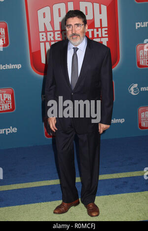 Los Angeles, USA. 5 Nov 2018. Alfred Molina 11/05/2018 La première mondiale de 'Ralph brise le Internet' tenue à El Capitan Theatre de Los Angeles, CA Photo by Hiro Katoh / HollywoodNewsWire.co Crédit : Hollywood News Wire Inc./Alamy Live News Banque D'Images