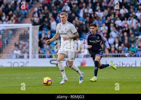 Toni Kroos du Real Madrid au cours de la Liga match entre le Real Madrid et Real Valladolid à Santiago Bernabeu à Madrid. Score final : 2 - 0 Real Madrid Valladolid Banque D'Images