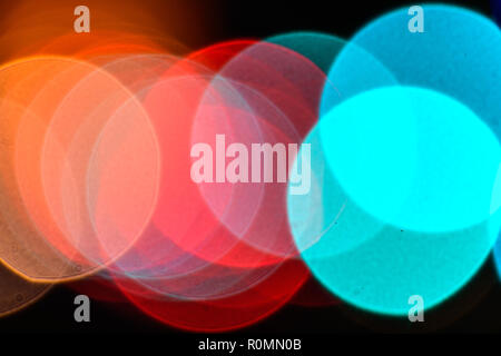 Flou d'arrière-plan lumineux de lumières colorées ; abstract background Banque D'Images