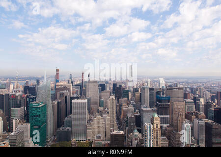 Vue depuis le haut de l'Empire State Building, Manhattan, New York City, États-Unis d'Amérique. Banque D'Images