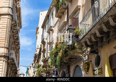 Les détails architecturaux. Ortigia. Petite île qui est le centre historique de la ville de Syracuse, en Sicile. L'Italie. Banque D'Images