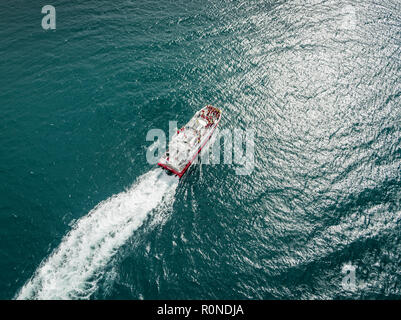 Bateau d'observation des baleines, Hjalteyri, Eyjafjordur, le nord de l'Islande Banque D'Images