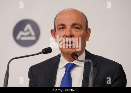 Eric Trappier, PDG de Dassault, parle de l'industrie lors de réunions régionales de l'industrie aéronautique et l'espace, Lyon, France Banque D'Images