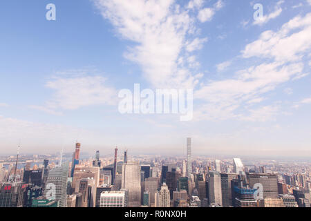 Vue depuis le haut de l'Empire State Building, Manhattan, New York City, États-Unis d'Amérique. Banque D'Images