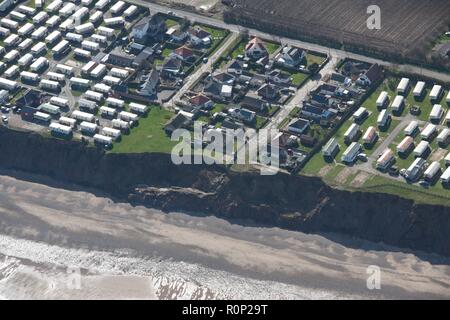 L'érosion côtière par hazard Avenue, Hornsea, East Riding of Yorkshire, 2014. Créateur : Angleterre historique photographe personnel. Banque D'Images
