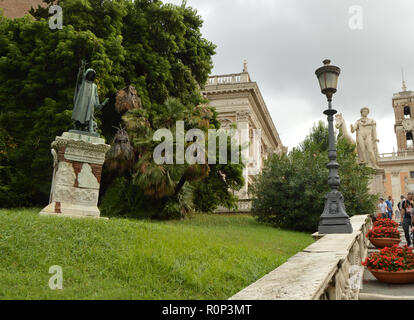 Vue sur la colline du Capitole statue de la Dioscures, la municipalité de Rome, l'escalier Cordonata, 07 Oct 2018 Banque D'Images