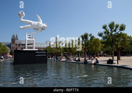 Œuvre de Joseph Klibansky à la place Museumplein à Amsterdam aux Pays-Bas 2018 Banque D'Images