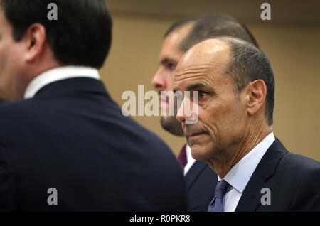 Fort Lauderdale, FL, USA. Août 28, 2017. Benjamin Waxman, un avocat de la défense pour l'accusé killer Pablo Ibar, assiste à une audience pour la longue affaire connue sous le nom de Casey's Nickelodeon meurtres. Un nouveau procès est prévu pour l'Ibar en février 2018 Crédit : Sun-Sentinel/ZUMA/Alamy Fil Live News Banque D'Images