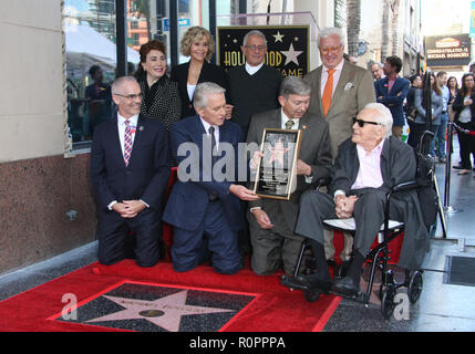 Hollywood, CA - Novembre 06 Mitch O'Farrell, Michael Douglas, Jane Fonda, Leron Gubler, Ron Meyer, Vin Di Bona, Kirk Douglas, Michael Douglas honoré assiste avec étoile sur le Hollywood Walk of Fame Le 06 novembre 2018. Credit : Faye Sadou/MediaPunch MediaPunch Crédit : Inc/Alamy Live News Banque D'Images