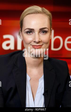 Elisabeth Wehling dans der ARD-émission-'hart aber fair' im Fernsehstudio WDR Köln, A. utilisation dans le monde entier 05.11.2018 | Banque D'Images