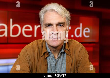 Walter Sittler dans der ARD-émission-'hart aber fair' im Fernsehstudio WDR Köln, A. utilisation dans le monde entier 05.11.2018 | Banque D'Images