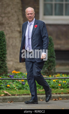 Downing Street, London, UK. 6 Nov 2018. Chris Grayling, Secrétaire d'État aux Transports, arrive pour la réunion hebdomadaire du Cabinet. Banque D'Images