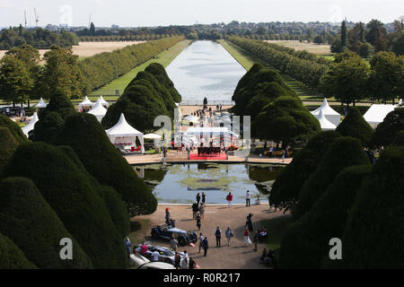 Hampton Court, à Londres. 1er septembre 2018. Certaines des voitures plus rares du monde sur l'affichage dans les jardins d'Hampton Court Palace. Banque D'Images