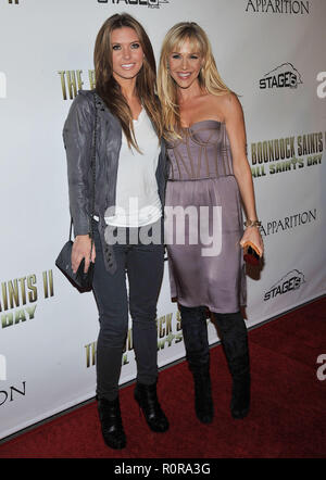 Audrina Patridge et Julie Benz Boondock Saints II - la première à l'Arclight Theatre de Los Angeles. - BenzJulie PatridgeAu Banque D'Images