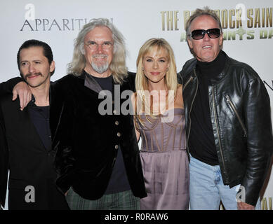 Clifton Jr Colins, Billy Connolly, Julie Benz et Peter Fonda Boondock Saints II - la première à l'Arclight Theatre de Los Angeles. - Banque D'Images