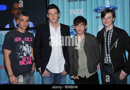 Mark Salling, Cory Monteith, Kevin McHale et Chris Colfer ( de GLEE )- American Idol de 12 Travail à la zone club à Los Angeles. - Banque D'Images