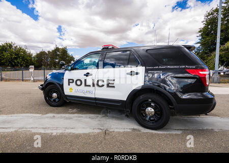 6 octobre 2018 Livermore / CA / USA - voiture de police s'est arrêté à la Livermore Municipal Airport à l'activité portes ouvertes ; à l'est de la baie de San Francisco Banque D'Images