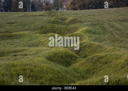 4 novembre 2018 : Beaumont-Hamel, Picardie, France. Les vestiges de tranchées de la bataille de la somme pendant la Première Guerre mondiale 1 à l'Newfoundl Beaumont-Hamel Banque D'Images