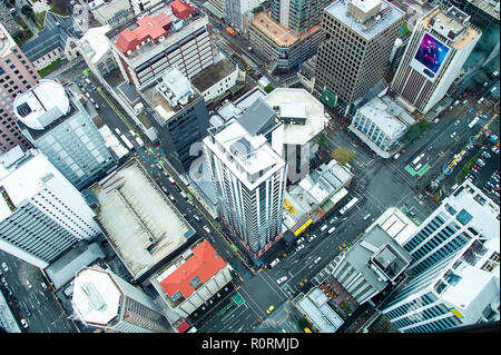 Vue aérienne du centre-ville d'Auckland, en vue de la Sky Tower. Ville moderne, conception géométrique, pendant la journée Banque D'Images