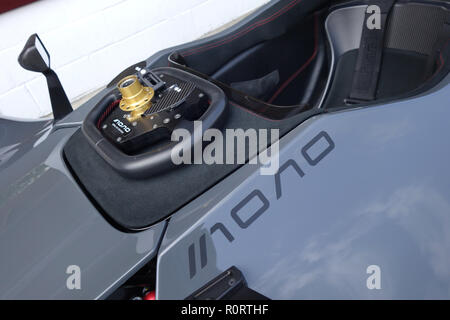 Volant à dégagement rapide sur supercar Mono BAC à Goodwood Royaume-Uni Banque D'Images