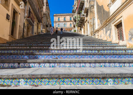 Caltagirone, Italie - le 22 septembre 2018 : escalier de Santa Maria del Monte. Caltagirone, en Sicile, Italie. Banque D'Images