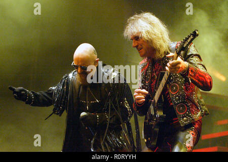 Glenn Tipton et Rob Halford de Judas Priest live en concert à l'Acer Arena. Sydney, Australie. 13.09.08. Banque D'Images